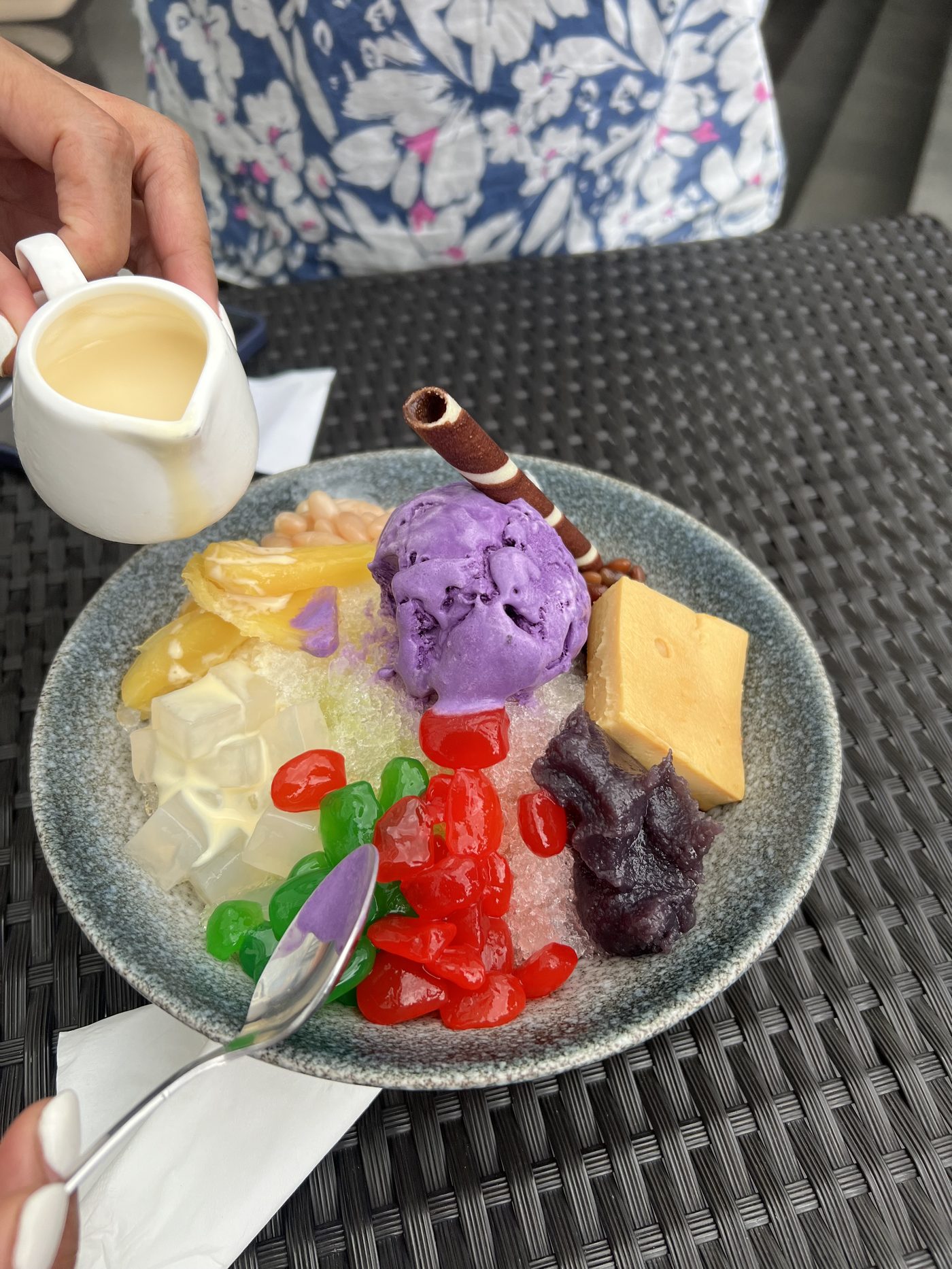 Halo-halo Filipino dessert